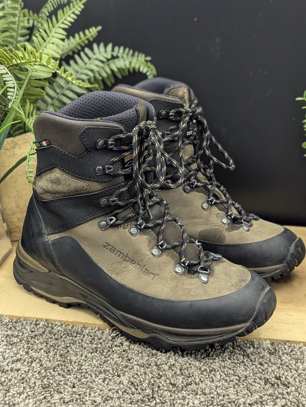 Zamberlan Saguaro GTX RR Backpacking Hiking Women's Size 11 (43) Boots Camping